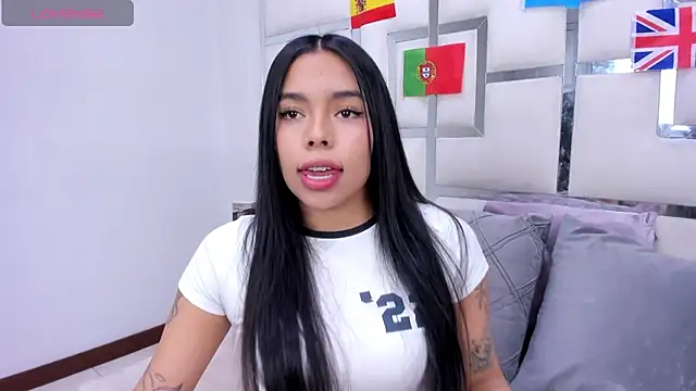ZoeWan69 online show from June 24, 3:33 pm