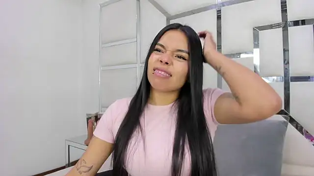 ZoeWan69 online show from April 29, 1:36 pm