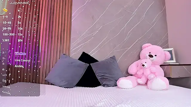 ariana jhonson1 online show from October 6, 12:33 pm