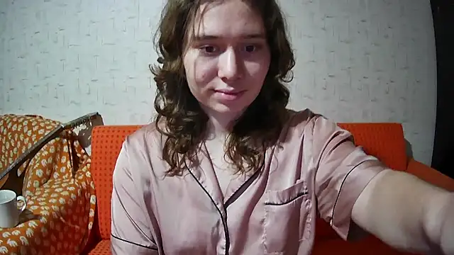 girliemilk online show from November 29, 8:13 pm