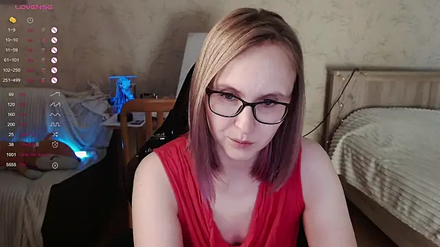 Snapshot of Agatha_Mott chatting on October 13, 5:32 am Agatha Mott online show from October 13, 5:32 am