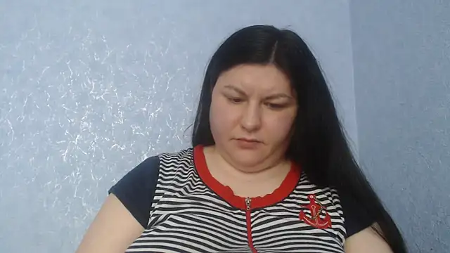 KiraSwee online show from February 7, 12:20 pm