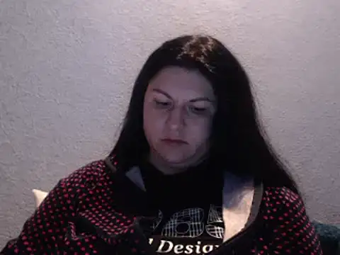 Snapshot of KiraSwee chatting on October 17, 4:21 pm KiraSwee online show from October 17, 4:21 pm
