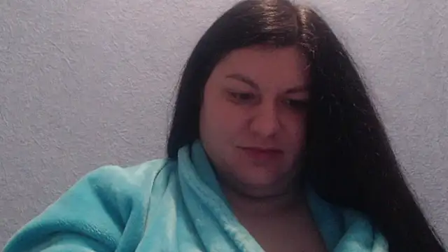 KiraSwee online show from February 4, 5:05 pm