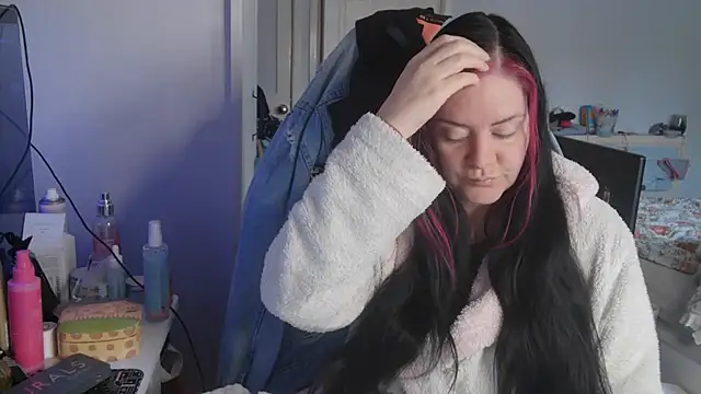 AureliaXOX online show from October 18, 9:01 am