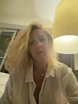 SweetAnia  online show from July 12, 8:42 pm