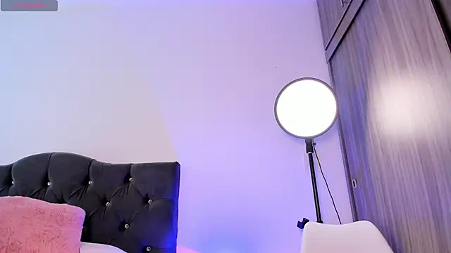 GABBY CULLEN online show from November 19, 6:41 pm