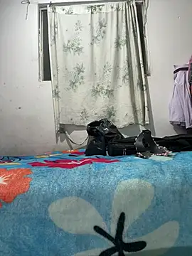 sharonlopez9611 online show from July 13, 4:46 am