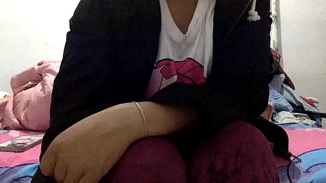 sharonlopez9611 online show from November 6, 3:23 am