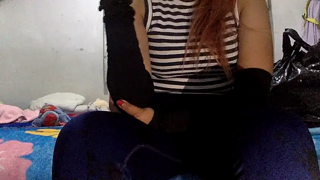 sharonlopez9611 online show from June 17, 3:41 am