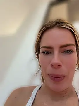 oliviafranciis online show from July 21, 10:10 pm