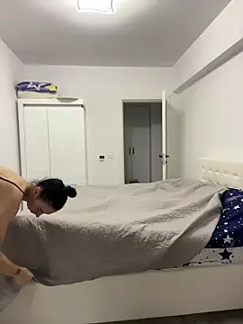 Celine Roxelle online show from January 15, 1:50 pm