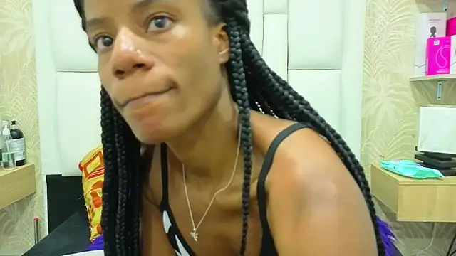 dafnnelewis online show from July 18, 12:18 pm