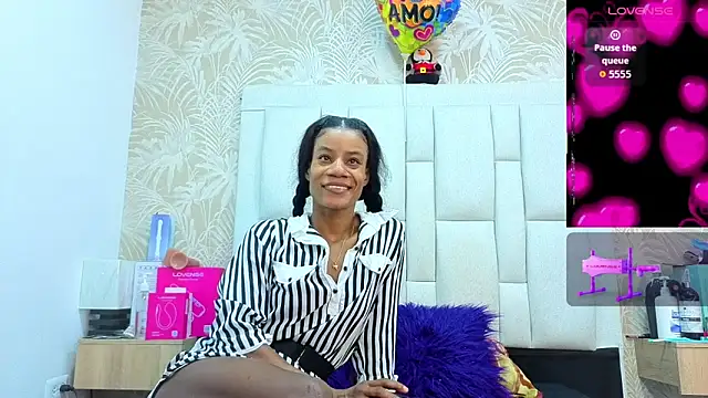 dafnnelewis online show from March 27, 11:11 am