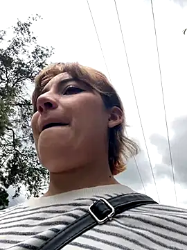 Maggie Geller online show from November 27, 4:32 pm