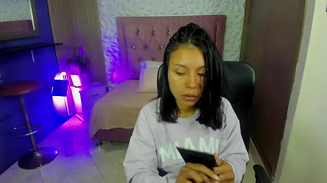 julieta fn online show from July 27, 2:03 pm