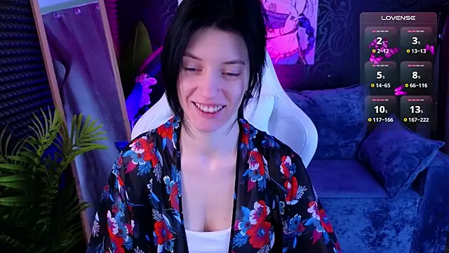 roxy riot  online show from November 13, 1:26 am