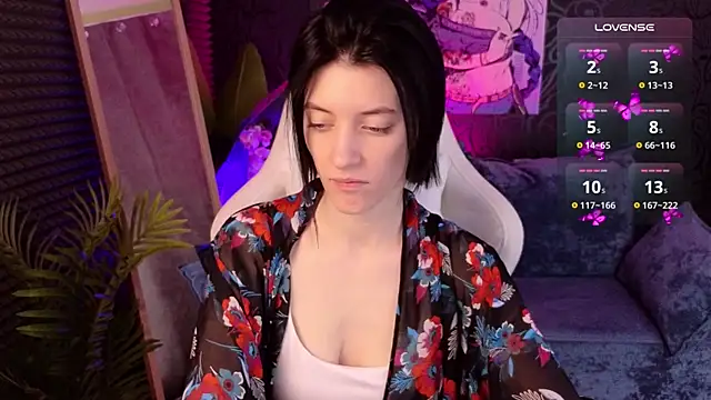 roxy riot  online show from November 20, 2:01 am