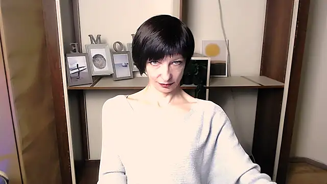  AngeliaFlow  online show from November 17, 8:15 am