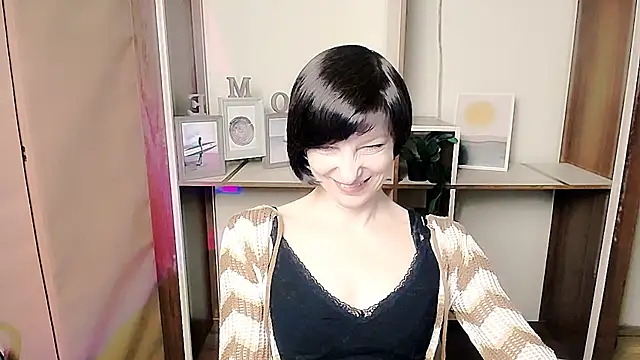  AngeliaFlow  online show from February 5, 9:34 am