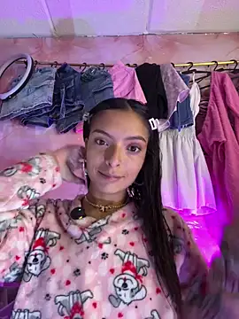 Skye Moore online show from May 3, 1:53 am
