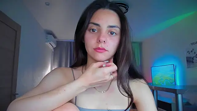 EmiliaZen online show from July 6, 1:11 am