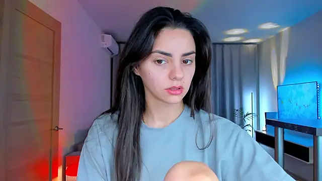 EmiliaZen online show from February 12, 3:25 pm