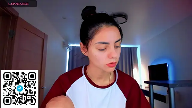 Snapshot of EmiliaZen chatting on September 17, 1:09 pm EmiliaZen online show from September 17, 1:09 pm