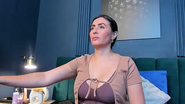 scarlet edwars online show from February 5, 6:44 pm