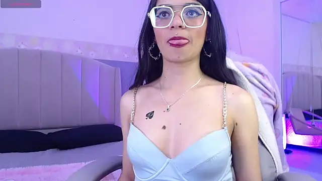 Snapshot of Emerald_gh chatting on September 11, 3:40 am Emerald gh online show from September 11, 3:40 am