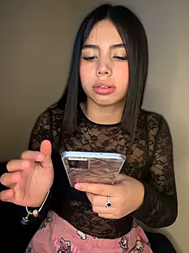 Laura-Khalifa online show from August 3, 9:26 am