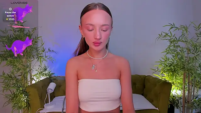 miiss  lulu online show from June 10, 1:49 am