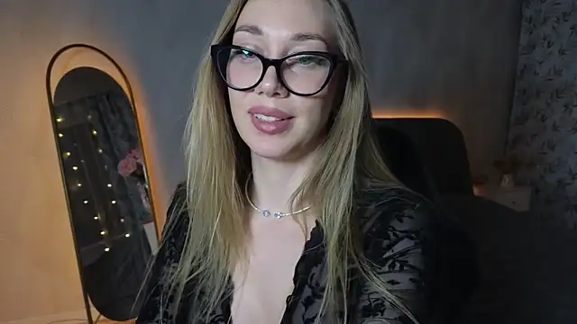 Engel 13 online show from December 4, 3:03 pm