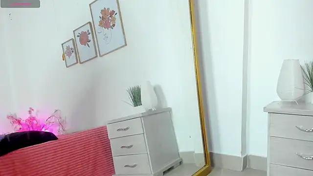 alejandra-cortes online show from November 5, 11:37 am