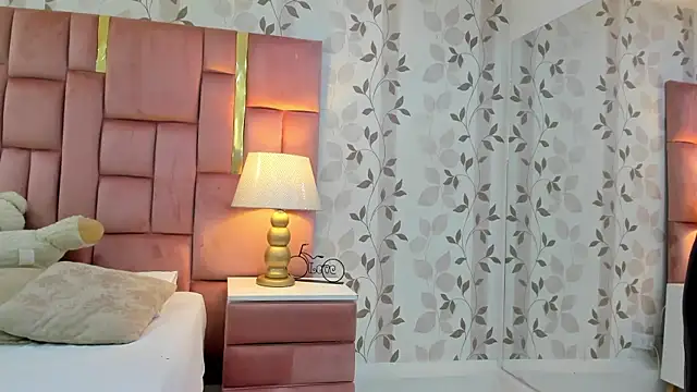 ArianaFranco online show from February 24, 12:37 pm