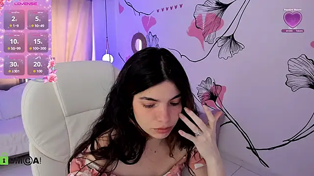 Isabela Fiorelli online show from June 26, 2:18 pm