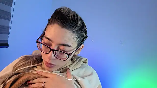 Carolblonde online show from June 18, 5:53 am