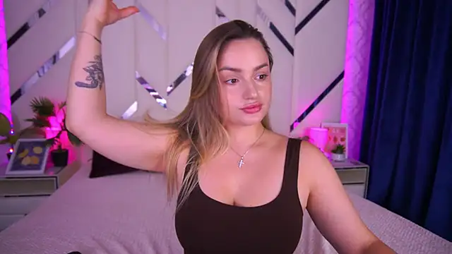 LindsieGreyy online show from October 17, 7:11 am