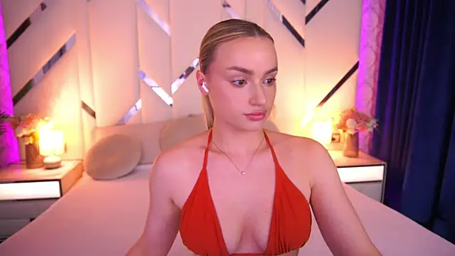 LindsieGreyy online show from June 12, 12:57 pm