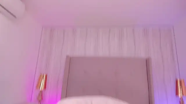 emmiily z online show from November 24, 9:50 pm