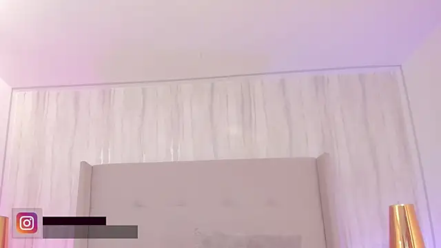 emmiily z online show from October 22, 8:36 pm