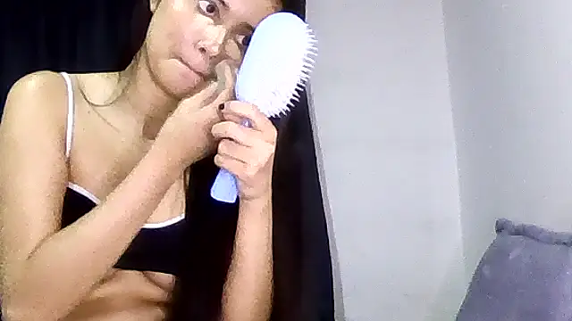 CHLOE ISABELL online show from April 23, 11:29 pm