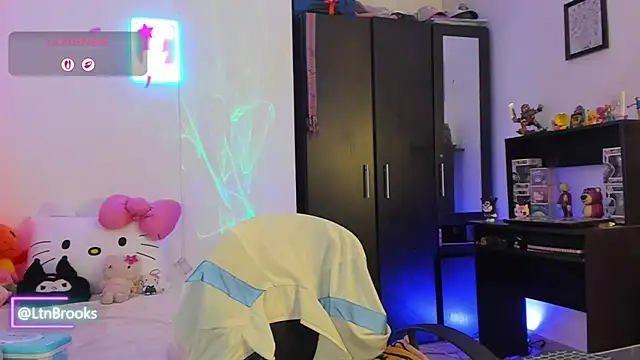 Annaa Brooks online show from November 9, 2:24 pm