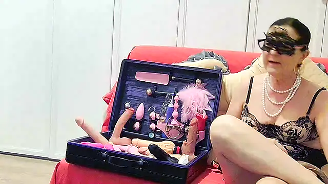 Chanel Noire online show from July 16, 12:21 pm