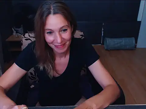 hannaha online show from July 12, 6:42 pm