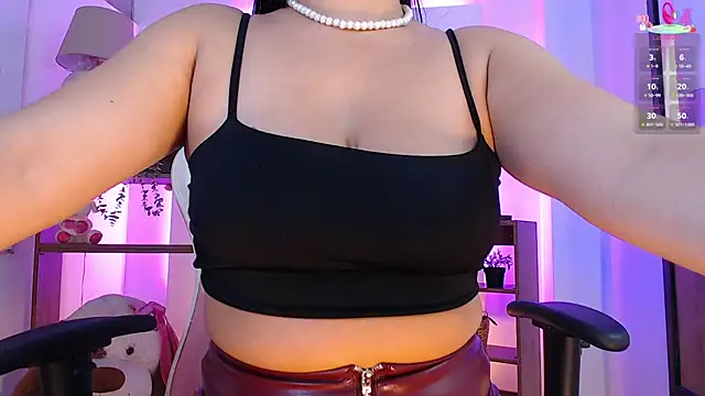 Snapshot of emily_jewell1 chatting on October 14, 11:46 am emily jewell1 online show from October 14, 11:46 am