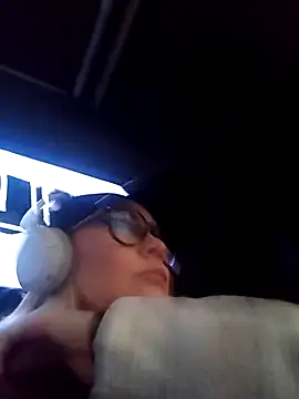 CandieGilson   online show from May 2, 11:24 am