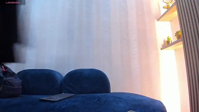 Naomii Viper online show from August 1, 11:12 am