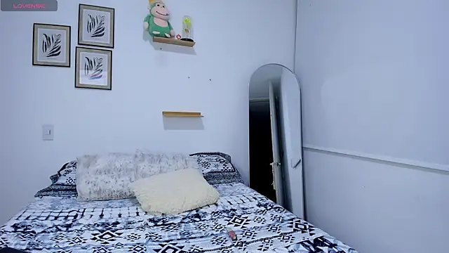sarita bigbooty  online show from May 14, 7:47 am