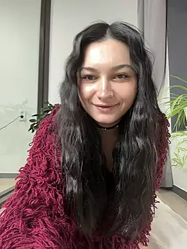 lunalovelee online show from February 8, 1:04 pm